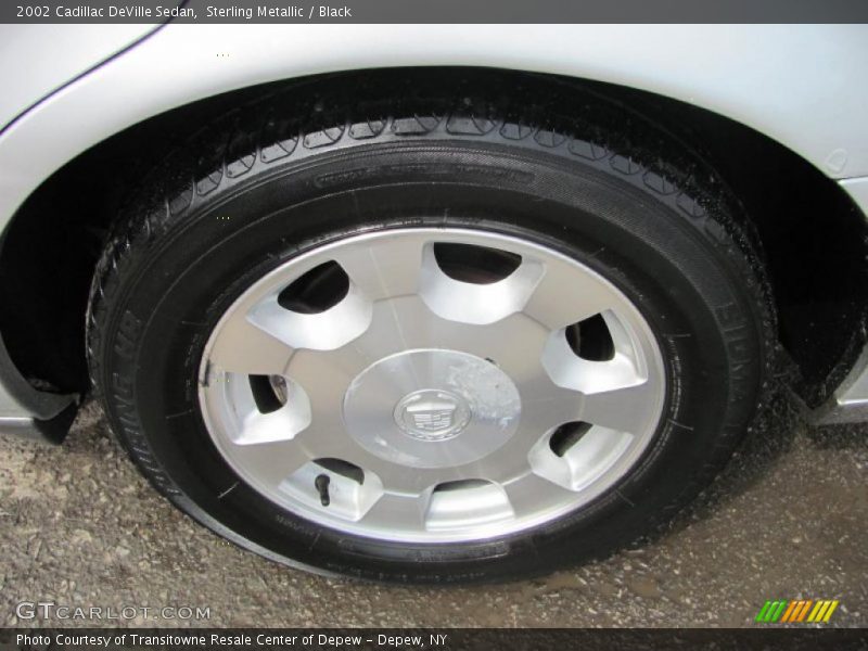 Sterling Metallic / Black 2002 Cadillac DeVille Sedan