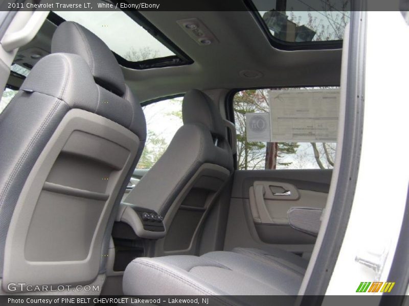 White / Ebony/Ebony 2011 Chevrolet Traverse LT