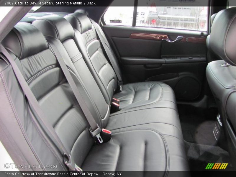 Sterling Metallic / Black 2002 Cadillac DeVille Sedan