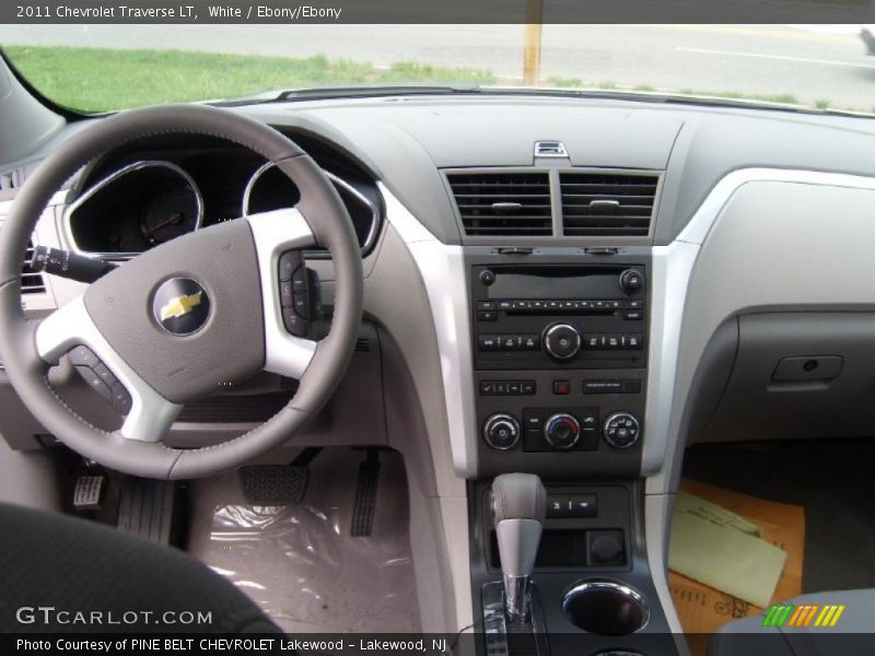 White / Ebony/Ebony 2011 Chevrolet Traverse LT