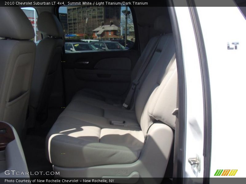 Summit White / Light Titanium/Dark Titanium 2010 Chevrolet Suburban LT 4x4