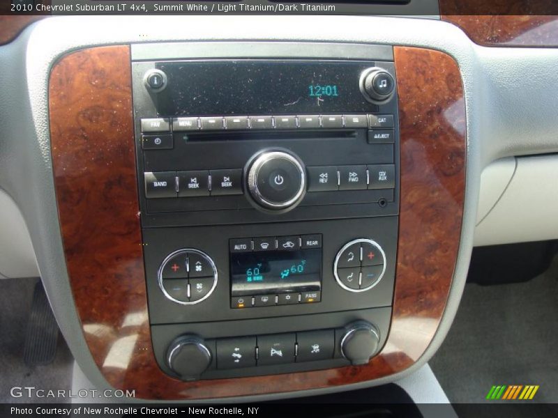 Summit White / Light Titanium/Dark Titanium 2010 Chevrolet Suburban LT 4x4