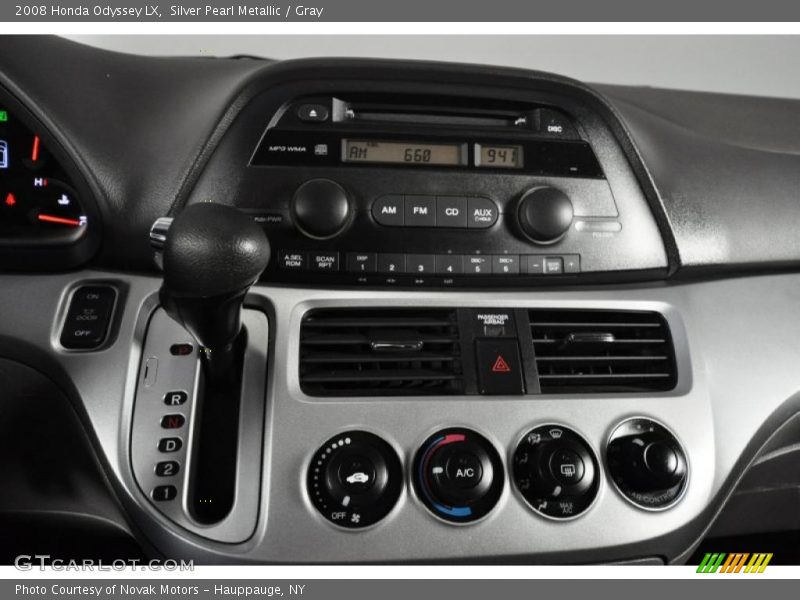 Silver Pearl Metallic / Gray 2008 Honda Odyssey LX