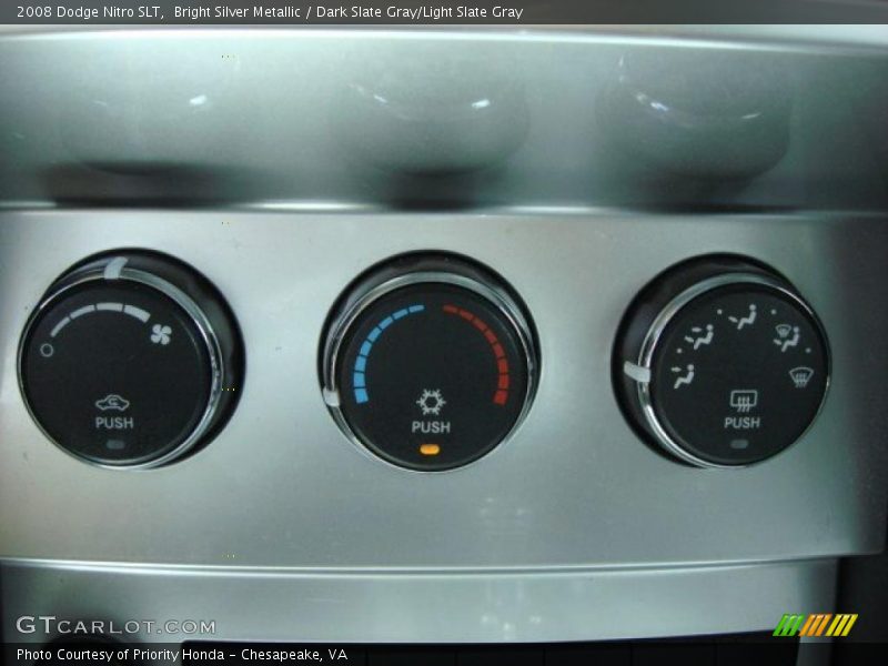 Bright Silver Metallic / Dark Slate Gray/Light Slate Gray 2008 Dodge Nitro SLT