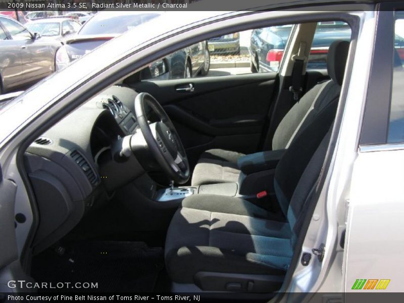Radiant Silver Metallic / Charcoal 2009 Nissan Altima 3.5 SE