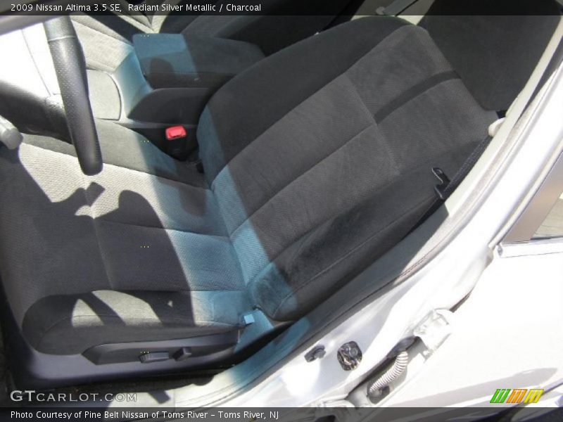 Radiant Silver Metallic / Charcoal 2009 Nissan Altima 3.5 SE