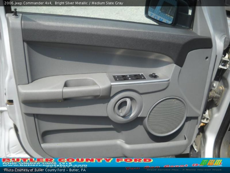 Bright Silver Metallic / Medium Slate Gray 2006 Jeep Commander 4x4