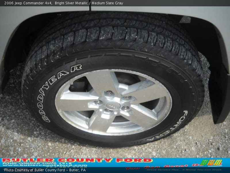 Bright Silver Metallic / Medium Slate Gray 2006 Jeep Commander 4x4