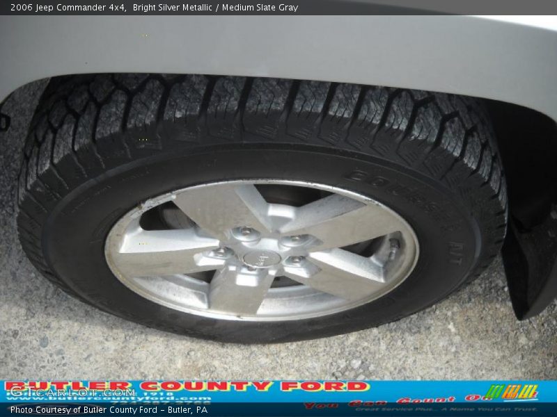 Bright Silver Metallic / Medium Slate Gray 2006 Jeep Commander 4x4
