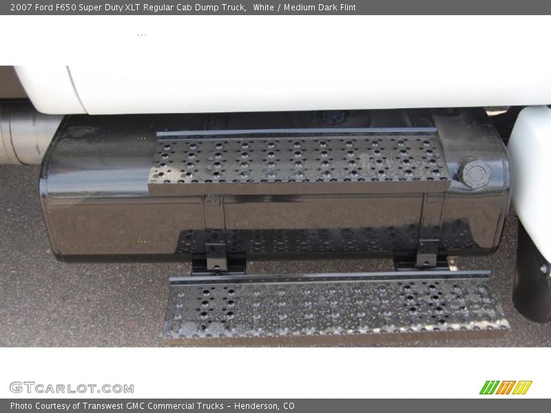 White / Medium Dark Flint 2007 Ford F650 Super Duty XLT Regular Cab Dump Truck