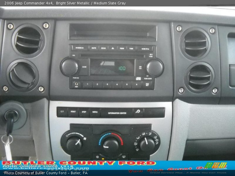 Bright Silver Metallic / Medium Slate Gray 2006 Jeep Commander 4x4