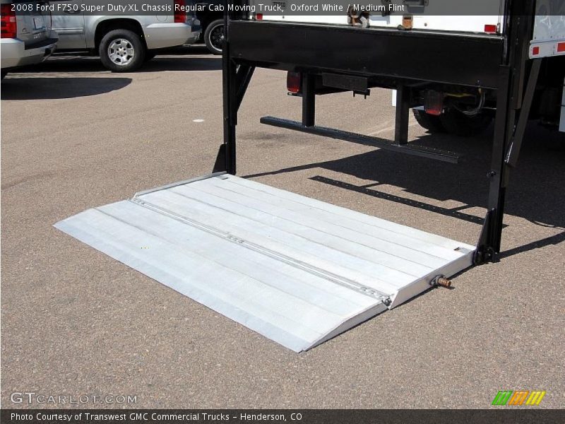 Oxford White / Medium Flint 2008 Ford F750 Super Duty XL Chassis Regular Cab Moving Truck