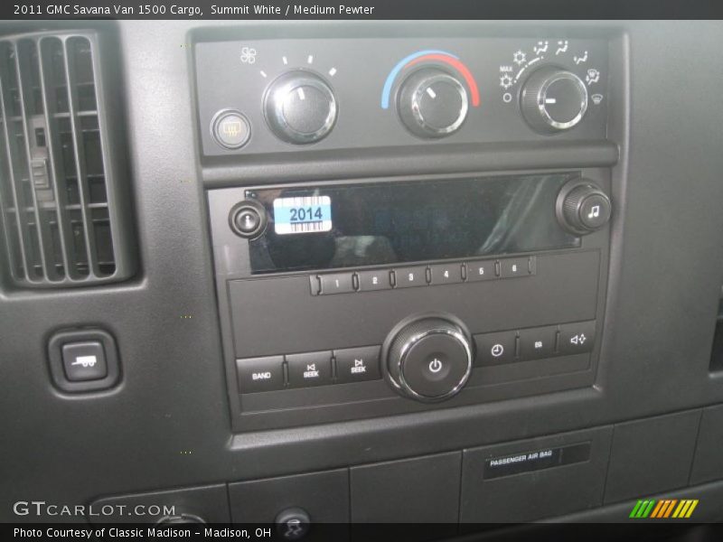 Summit White / Medium Pewter 2011 GMC Savana Van 1500 Cargo