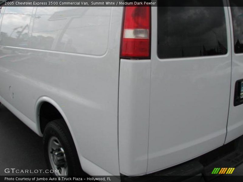 Summit White / Medium Dark Pewter 2005 Chevrolet Express 3500 Commercial Van