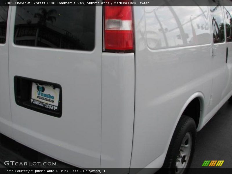 Summit White / Medium Dark Pewter 2005 Chevrolet Express 3500 Commercial Van