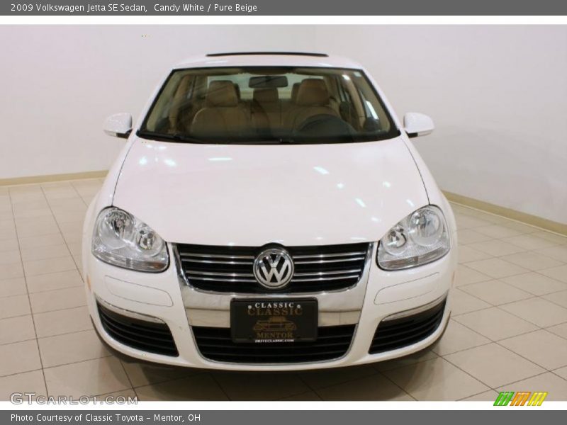 Candy White / Pure Beige 2009 Volkswagen Jetta SE Sedan