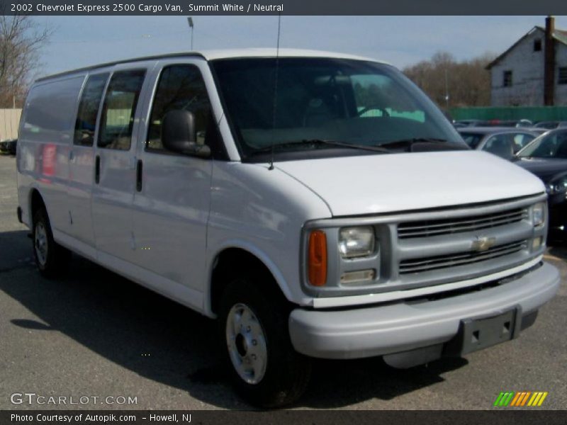 Summit White / Neutral 2002 Chevrolet Express 2500 Cargo Van