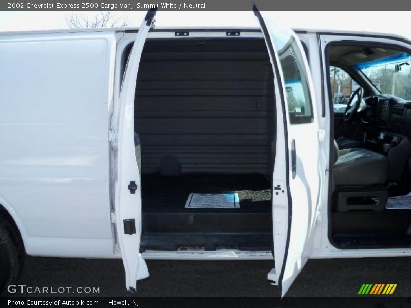 Summit White / Neutral 2002 Chevrolet Express 2500 Cargo Van