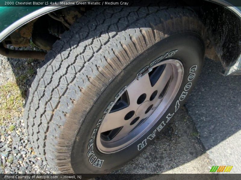 Meadow Green Metallic / Medium Gray 2000 Chevrolet Blazer LS 4x4