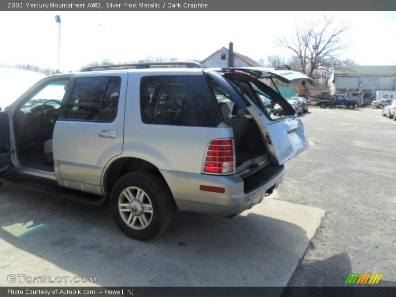 Silver Frost Metallic / Dark Graphite 2002 Mercury Mountaineer AWD