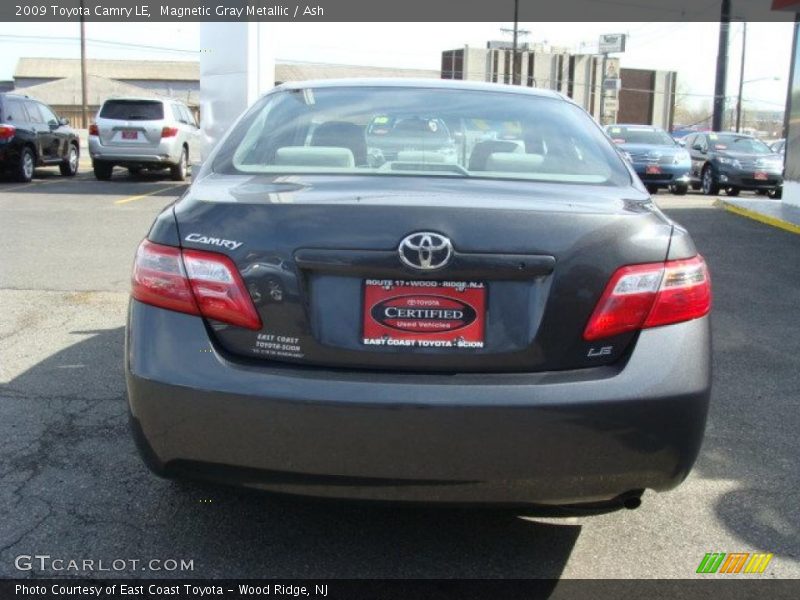 Magnetic Gray Metallic / Ash 2009 Toyota Camry LE