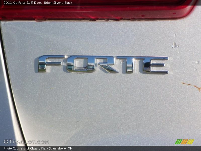  2011 Forte SX 5 Door Logo
