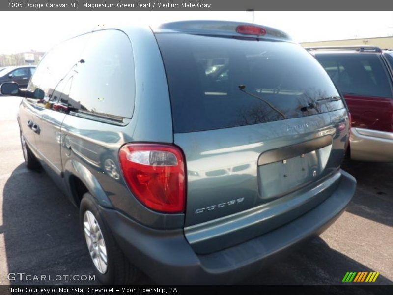 Magnesium Green Pearl / Medium Slate Gray 2005 Dodge Caravan SE