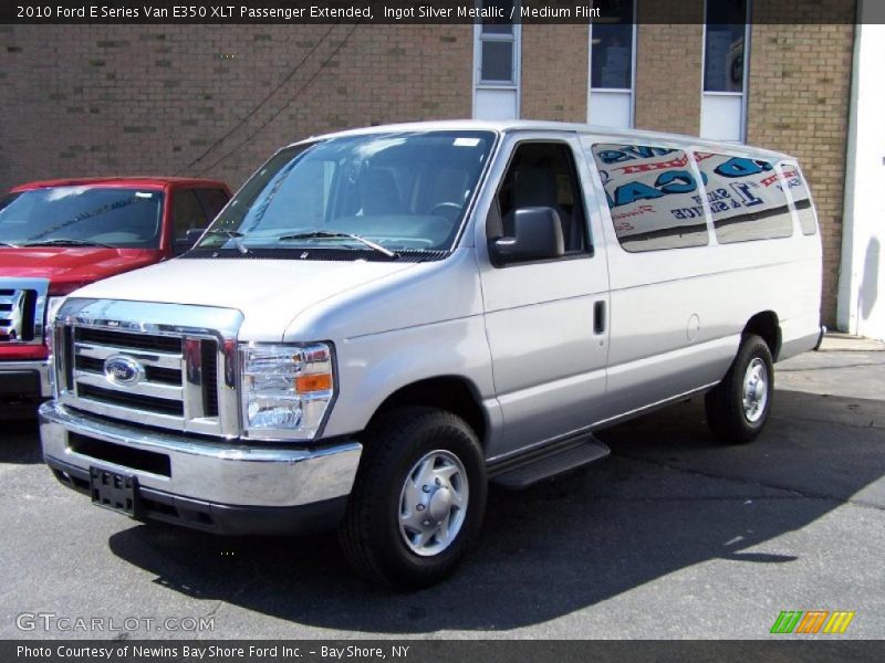 Front 3/4 View of 2010 E Series Van E350 XLT Passenger Extended