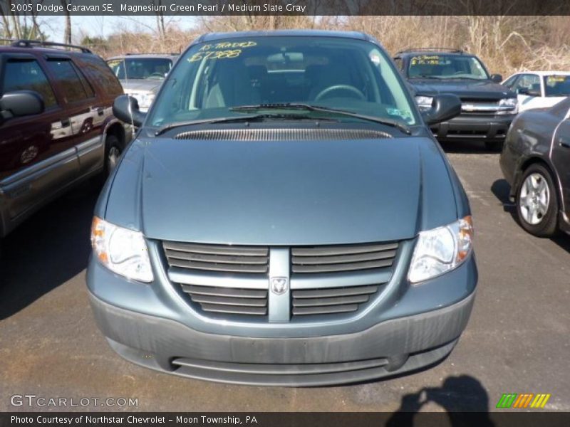 Magnesium Green Pearl / Medium Slate Gray 2005 Dodge Caravan SE