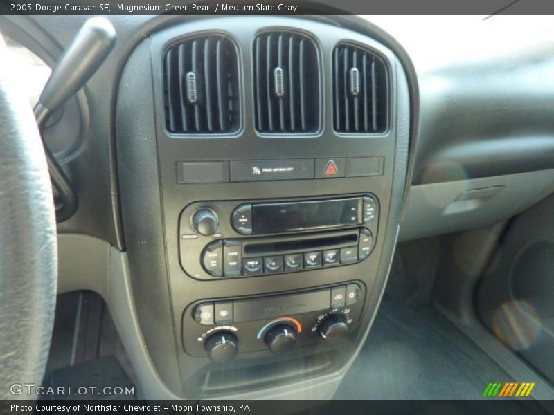 Magnesium Green Pearl / Medium Slate Gray 2005 Dodge Caravan SE
