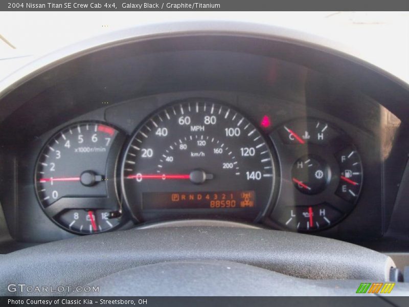 Galaxy Black / Graphite/Titanium 2004 Nissan Titan SE Crew Cab 4x4