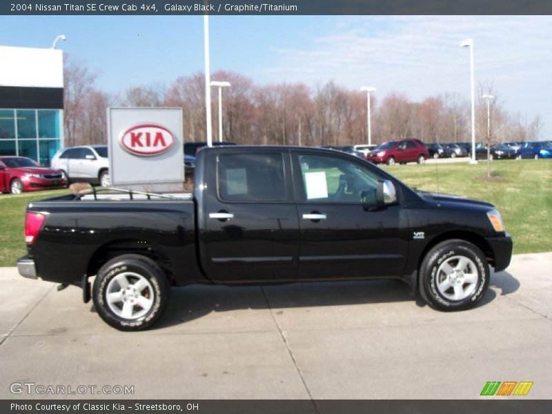 Galaxy Black / Graphite/Titanium 2004 Nissan Titan SE Crew Cab 4x4