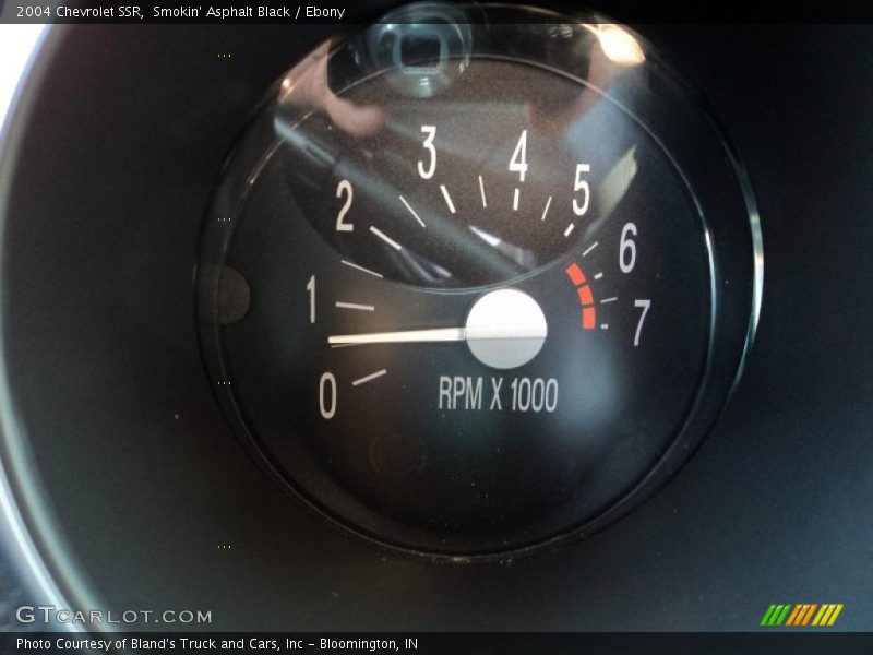 Smokin' Asphalt Black / Ebony 2004 Chevrolet SSR