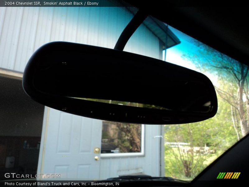 Smokin' Asphalt Black / Ebony 2004 Chevrolet SSR
