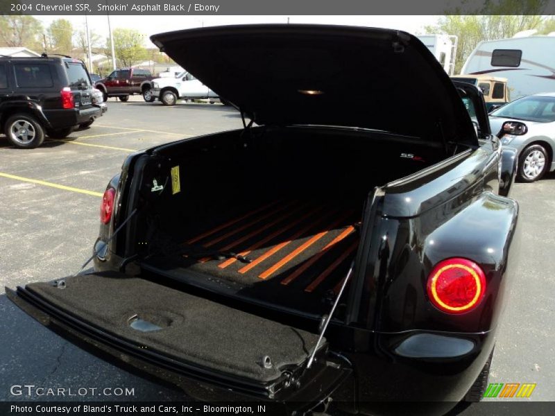 Smokin' Asphalt Black / Ebony 2004 Chevrolet SSR