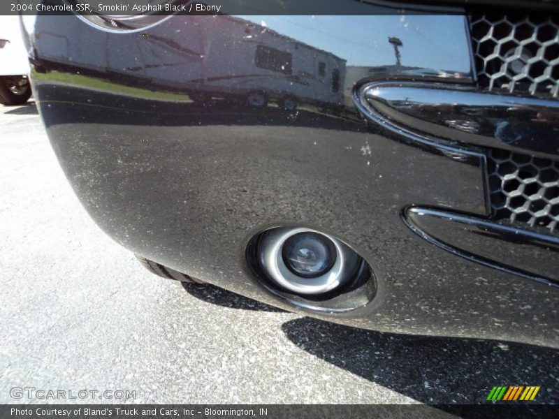 Smokin' Asphalt Black / Ebony 2004 Chevrolet SSR