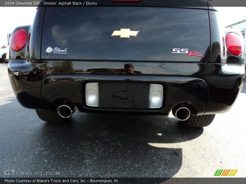Smokin' Asphalt Black / Ebony 2004 Chevrolet SSR