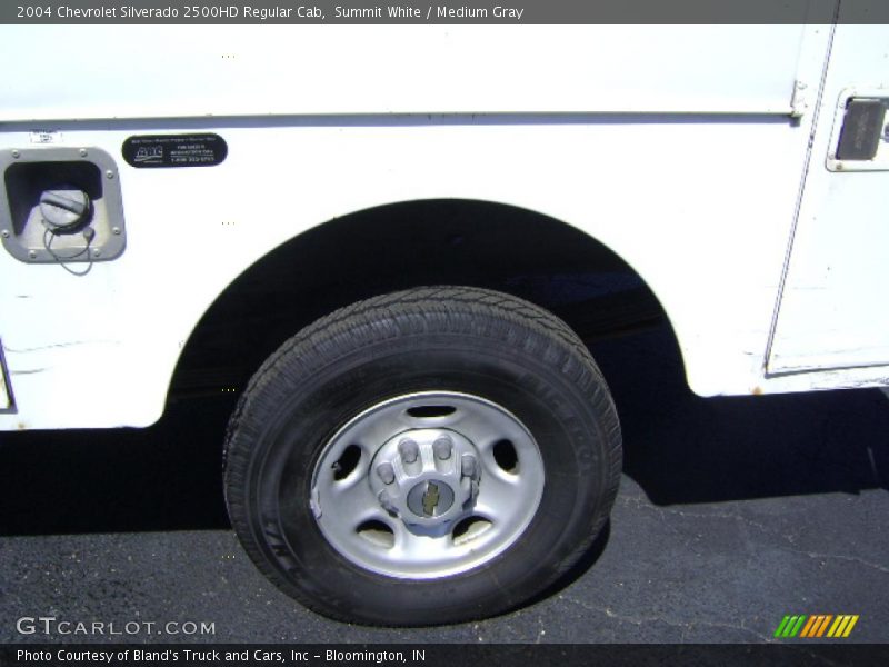 Summit White / Medium Gray 2004 Chevrolet Silverado 2500HD Regular Cab