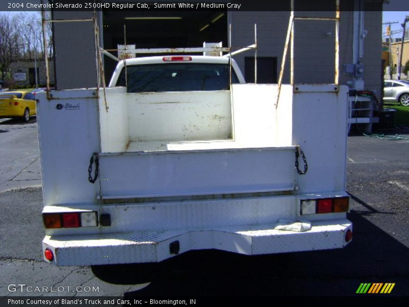 Summit White / Medium Gray 2004 Chevrolet Silverado 2500HD Regular Cab