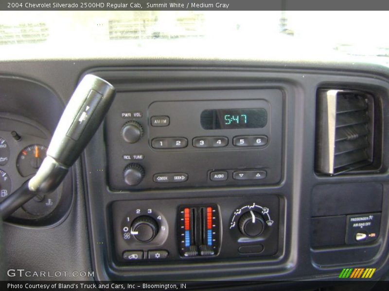 Controls of 2004 Silverado 2500HD Regular Cab