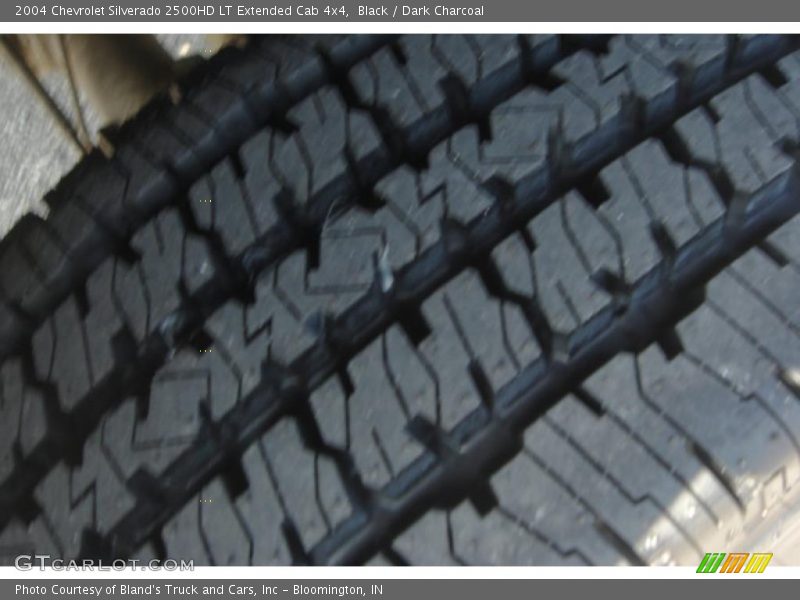 Black / Dark Charcoal 2004 Chevrolet Silverado 2500HD LT Extended Cab 4x4