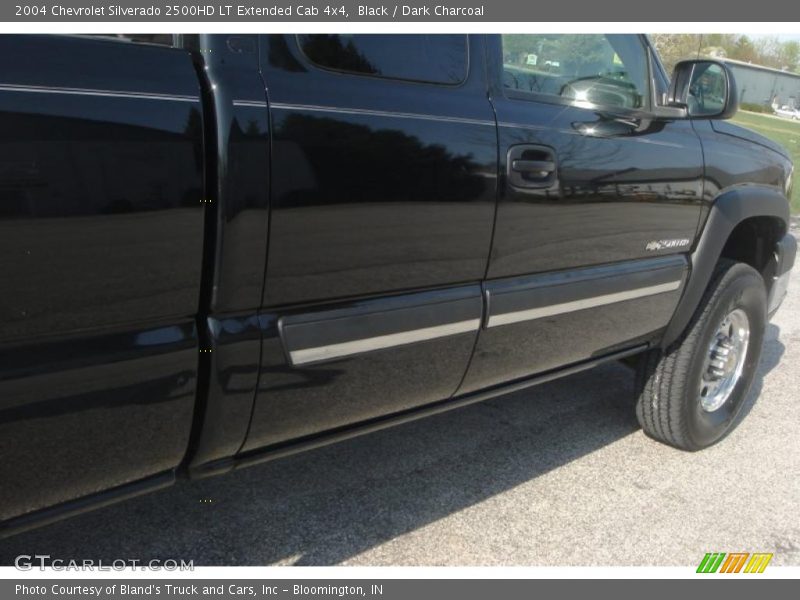 Black / Dark Charcoal 2004 Chevrolet Silverado 2500HD LT Extended Cab 4x4