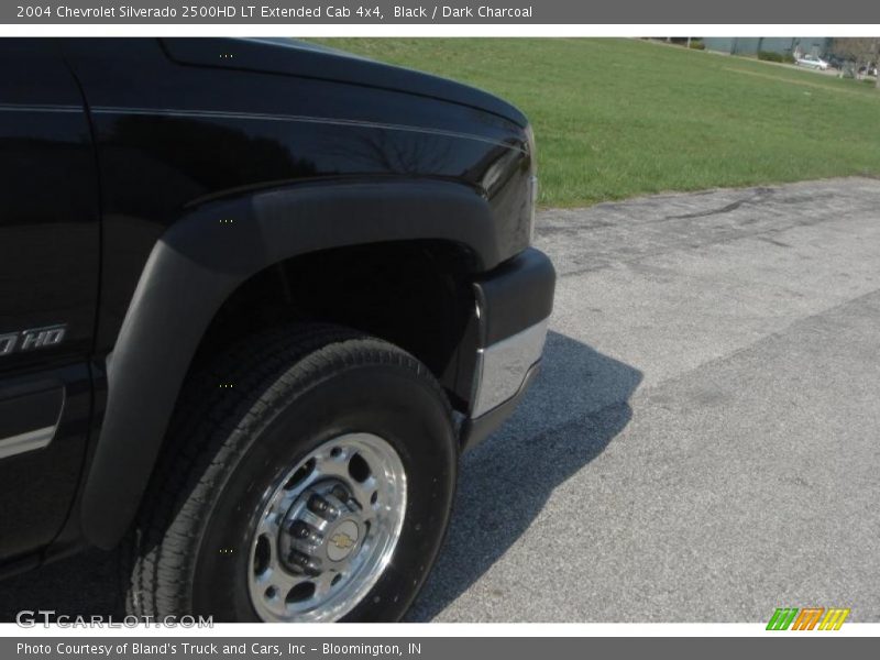 Black / Dark Charcoal 2004 Chevrolet Silverado 2500HD LT Extended Cab 4x4