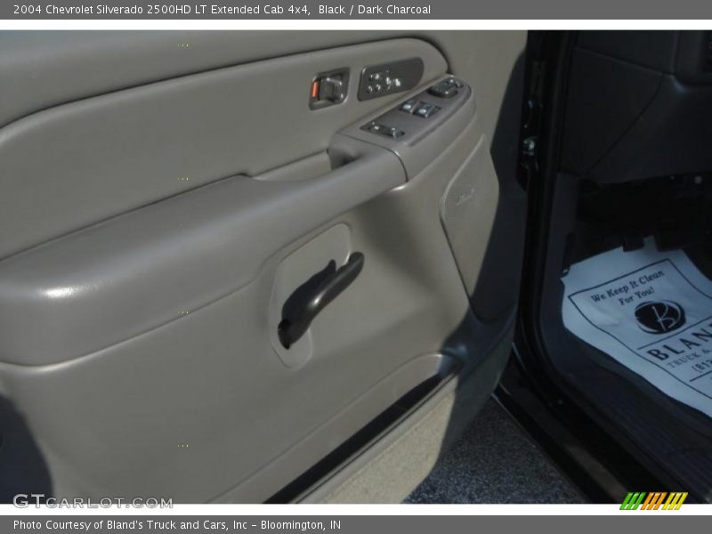 Black / Dark Charcoal 2004 Chevrolet Silverado 2500HD LT Extended Cab 4x4