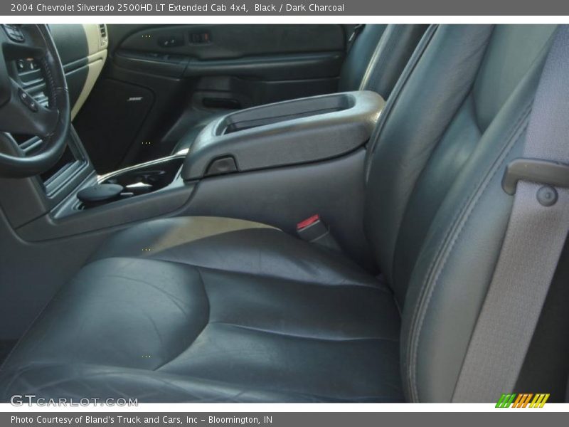 Black / Dark Charcoal 2004 Chevrolet Silverado 2500HD LT Extended Cab 4x4