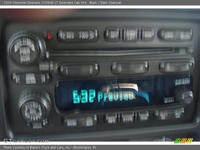 Black / Dark Charcoal 2004 Chevrolet Silverado 2500HD LT Extended Cab 4x4