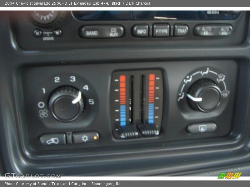 Black / Dark Charcoal 2004 Chevrolet Silverado 2500HD LT Extended Cab 4x4