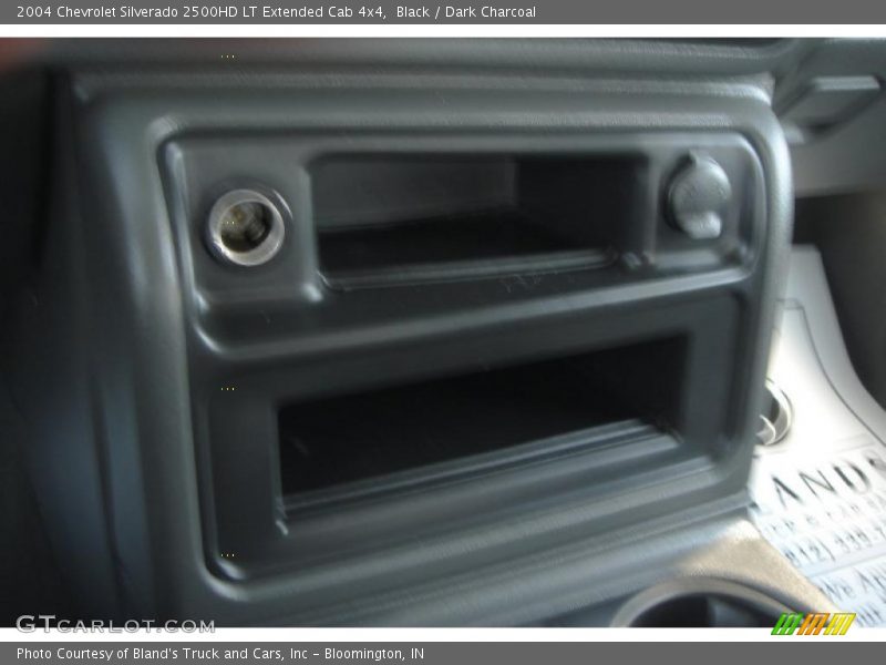 Black / Dark Charcoal 2004 Chevrolet Silverado 2500HD LT Extended Cab 4x4