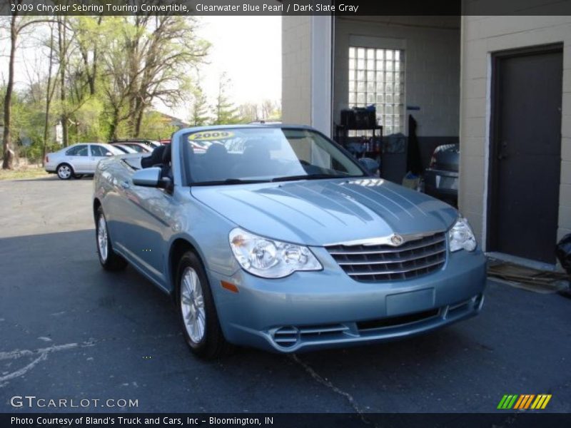 Front 3/4 View of 2009 Sebring Touring Convertible