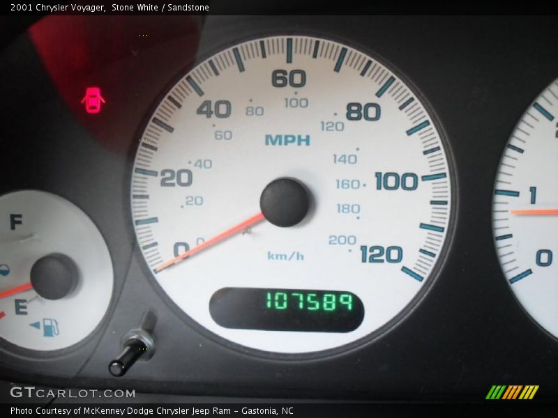 Stone White / Sandstone 2001 Chrysler Voyager